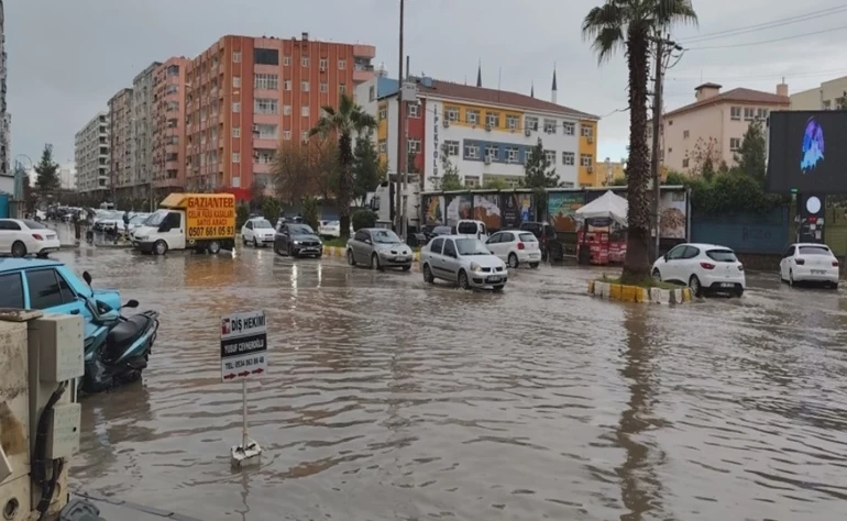 Güneydoğu’da Sokaklar Nehre Döndü