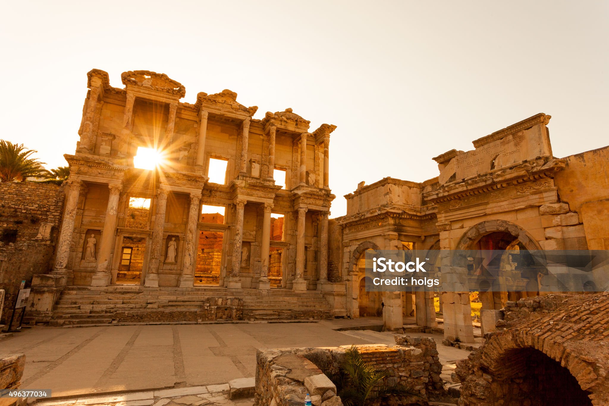 Efes: Antik Dünyanın Görkemli Şehri