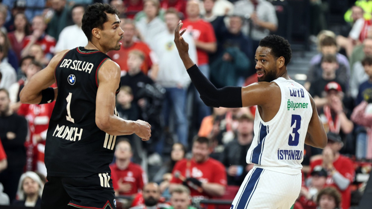 Anadolu Efes 10. Galibiyetini Aldı